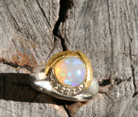 opal-diamon-gold-and-silver-ring