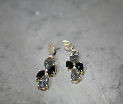 t-quartz-and-black-onyx-earrings-2